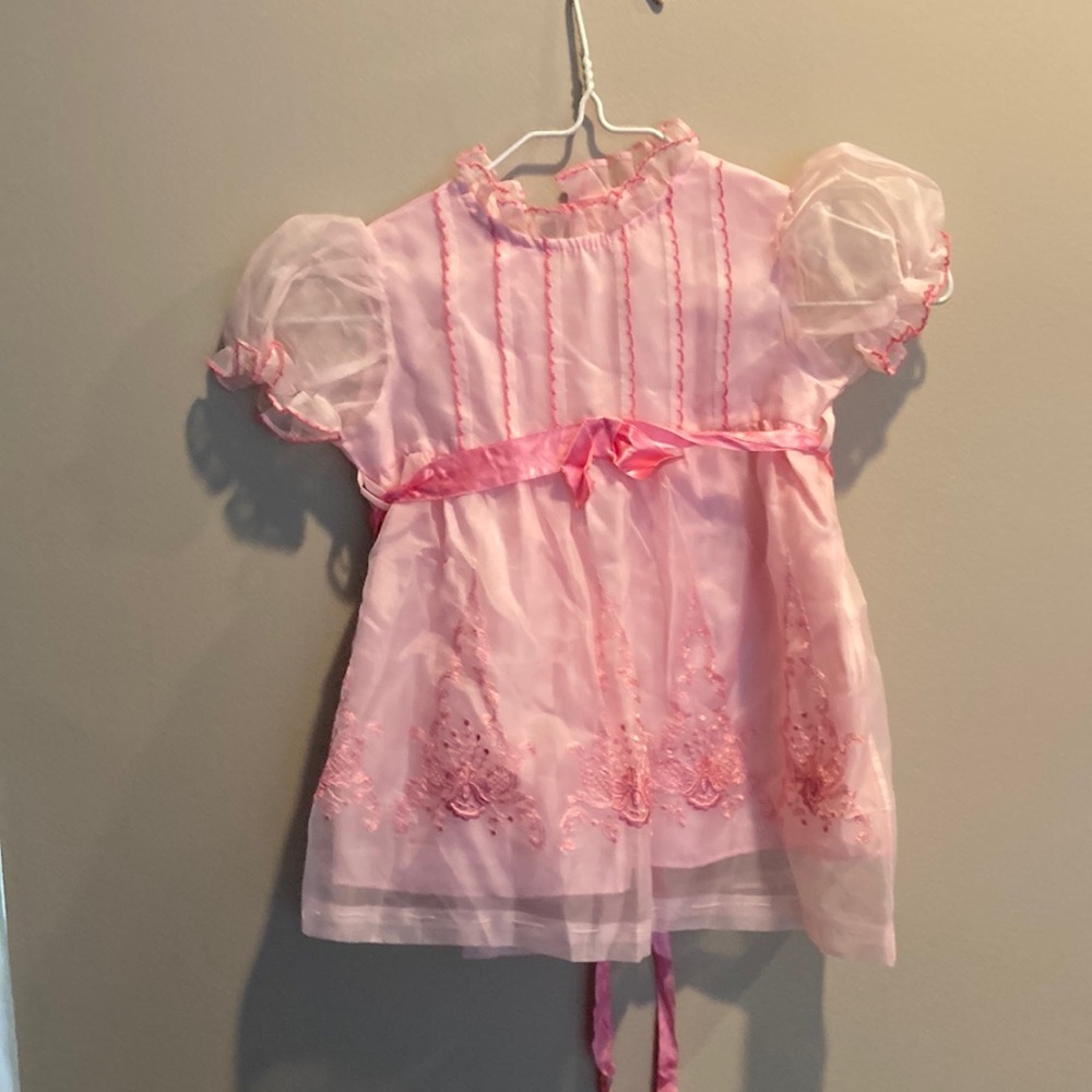 Vintage 1970s pink embroidered girls dress size 4T